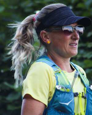 Carla+Molinaro+2+-+Photo+Cred+Jon+Suts Record breaking ultra runner close up racing